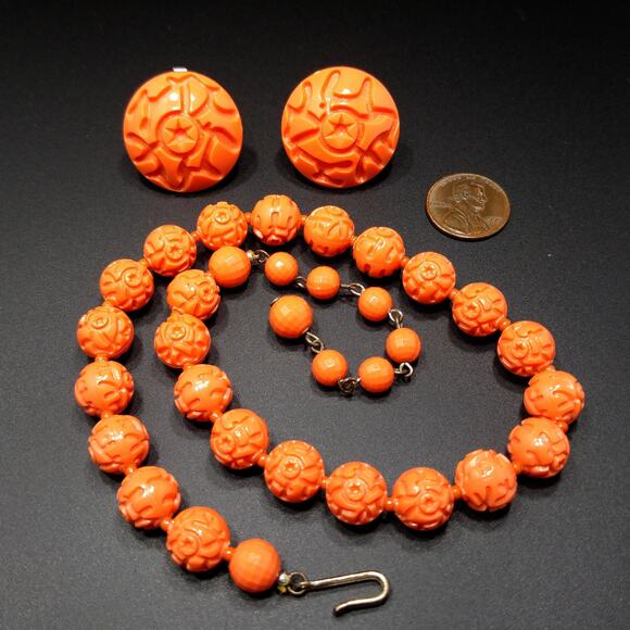 Vintage Orange Molded Beads Necklace & Earrings, Lucite, 1950s - Picture 5 of 10